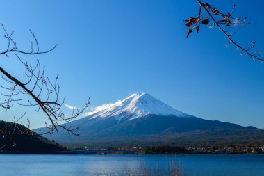 Fuji Dağı'nda göl Kawaguchiko peyzaj