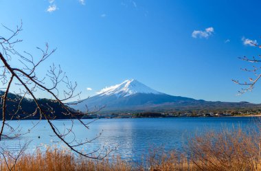 Fuji Dağı'nda göl Kawaguchiko peyzaj