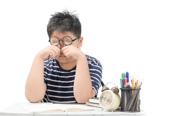 Asiático escola menino esfregando olhos isolado — Fotografia de Stock