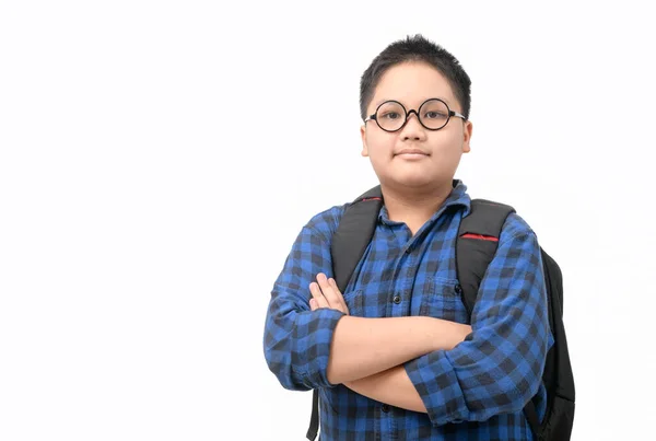 Portret Inteligentnego Ucznia Nosi Okulary Niesie Torbę Szkolną Izolowaną Białym — Zdjęcie stockowe