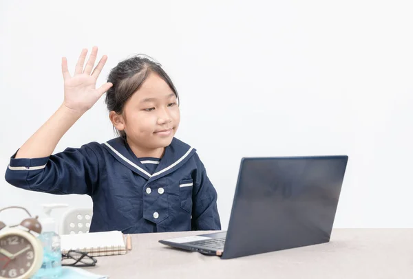 Menina Asiática Fazendo Chamadas Vídeo Tempo Real Com Laptop Casa — Fotografia de Stock