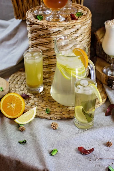 Napoje Pomarańczami Cytrynami — Zdjęcie stockowe