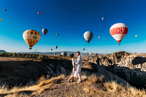 Los Amantes Viajan Turquía Hombre Propuso Matrimonio Chica Viaje Familiar —  Fotos de Stock