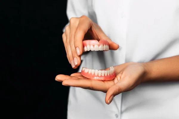 Dentist Holding Dentures His Hands Dental Prosthesis Hands Doctor Close — Stock Photo, Image