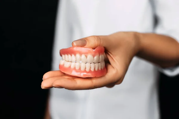 Dentist Holding Dentures His Hands Dental Prosthesis Hands Doctor Close — Stock Photo, Image