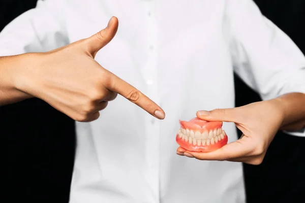 Dentist Holding Dentures His Hands Dental Prosthesis Hands Doctor Close — Stock Photo, Image