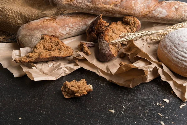 Čerstvý Chléb Pšenice Dřevě — Stock fotografie