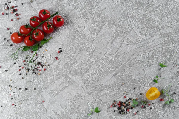 Hälsosam mat bakgrund. Begreppet hälsosam mat, färska grönsaker, nötter och frukter. På en trä bakgrund. Ovanifrån. Kopiera utrymme. — Stockfoto