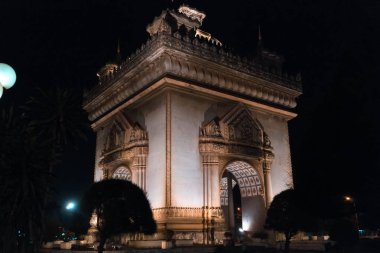 Patuxai, Vientiane Laos 'un merkezinde bir savaş anıtı.