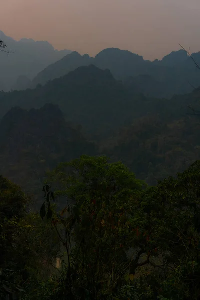 Vue Fascinante Sur Les Montagnes Dans Brouillard — Photo