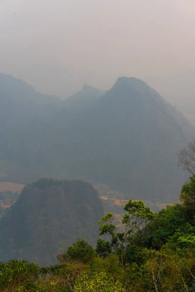 Vue Fascinante Sur Les Montagnes Dans Brouillard — Photo