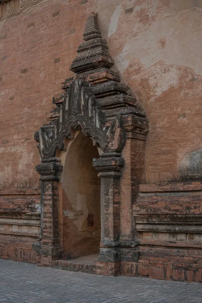 Pintu Lengkung Tua Kuil Bagan Myanmar — Stok Foto