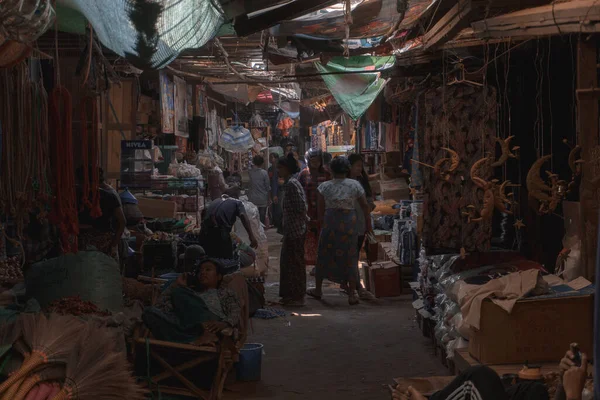 Chinois Vendant Des Marchandises Dans Rue — Photo