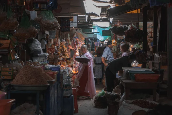 Chinos Que Venden Mercancías Calle —  Fotos de Stock