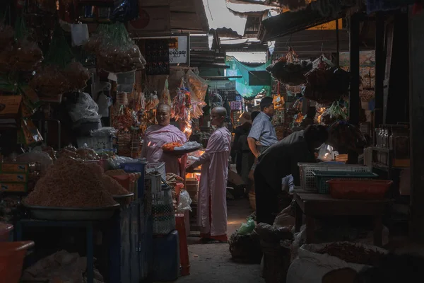 Chinos Que Venden Mercancías Calle —  Fotos de Stock