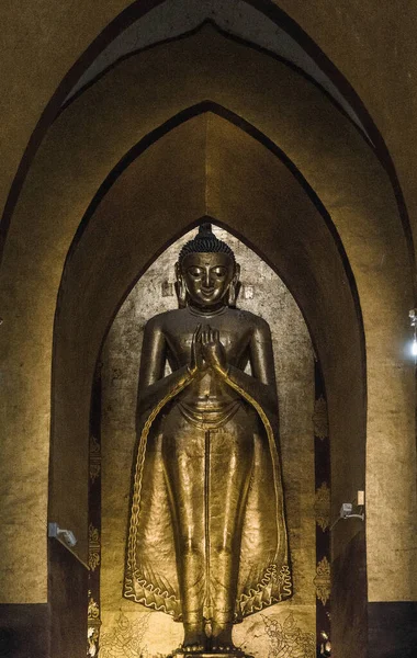 Forntida Gammal Staty Gyllene Buddha — Stockfoto