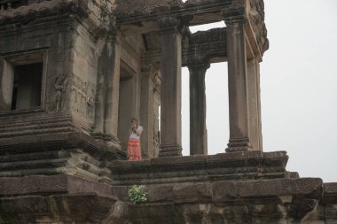 Harabeleri olan antik müze binaları