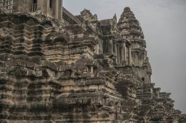 Harabeleri olan antik müze binaları