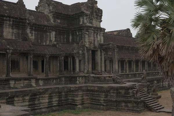 Bangunan Museum Kuno Dengan Reruntuhan — Stok Foto