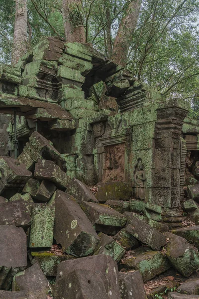 Antiguos Edificios Grunge Con Ruinas —  Fotos de Stock