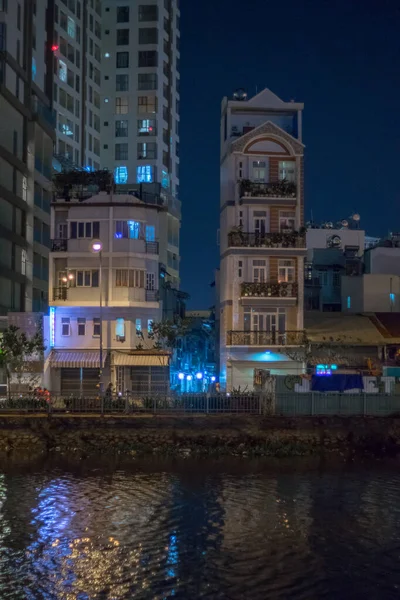 Μοντέρνα Κτίρια Της Πόλης Στο Χονγκ Κονγκ Νύχτα — Φωτογραφία Αρχείου