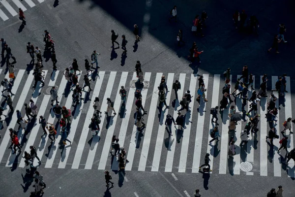 보도에 사람들이 거리의 — 스톡 사진
