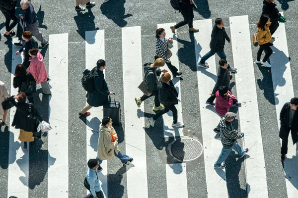 Vista Rua Com Pessoas Passarela Imagens De Bancos De Imagens