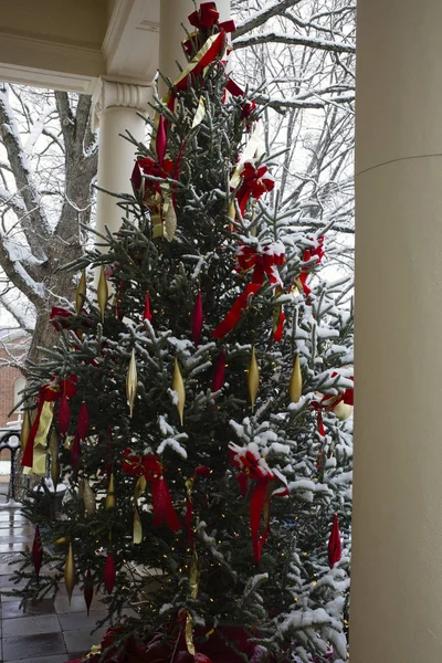 Weihnachtsbaum Gerichtsgebäude Warrenton Virginia — Stockfoto