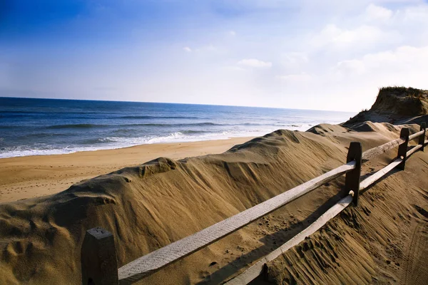 Vue Sur Plage Dessus Des Dunes Sur Cape Cod Wellfleet Photo De Stock