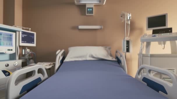 Modern Medical Bed Medical Equipment Modern Medical Ward — Stock Video