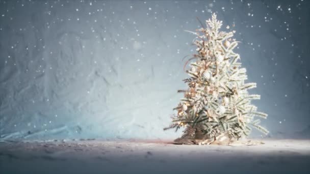 Beautiful Christmas Tree Falling Snowflakes — Stock Video