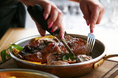 Güveç ördek plaka