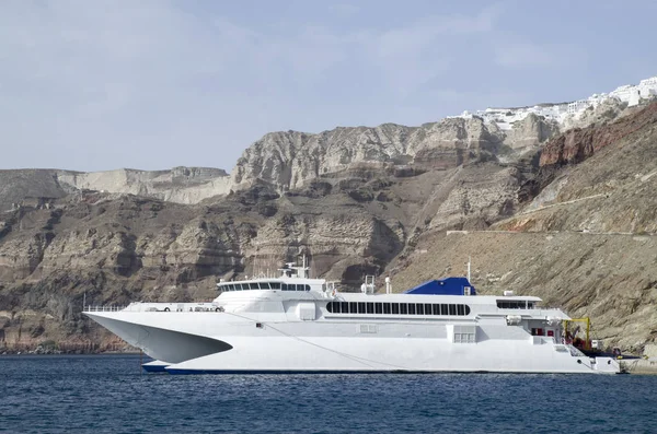 Nouveau Catamaran Blanc Transbordeur Passagers Dans Port Santorin Greec — Photo