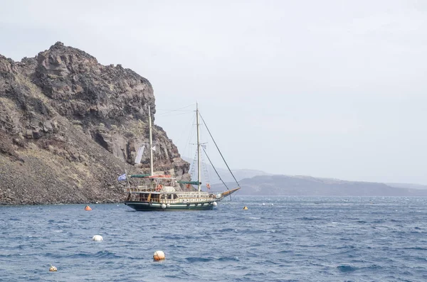 Wooden Ship Trip Island Terasia Santorini Greec — стоковое фото