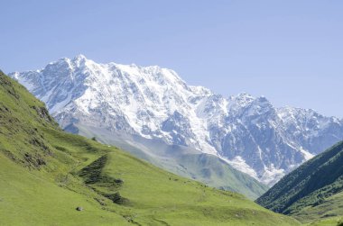 Buzul olan ve Inguri Nehri Vadisi, Svaneti, Georgi