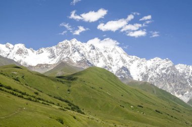 Buzul olan ve Inguri Nehri Vadisi, Svaneti, Georgi