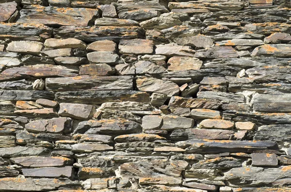 昔のカラフルな石の壁 Closeu — ストック写真
