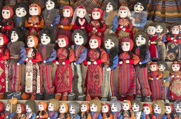 Многие Красочные Армянские Куклы Национальных Костюмах — стоковое фото