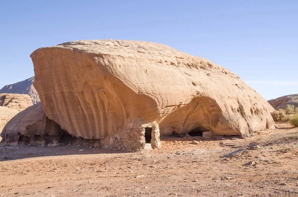 Bedouin Stone Shelter Desert Wadi Rum Jorda — Stock Photo, Image