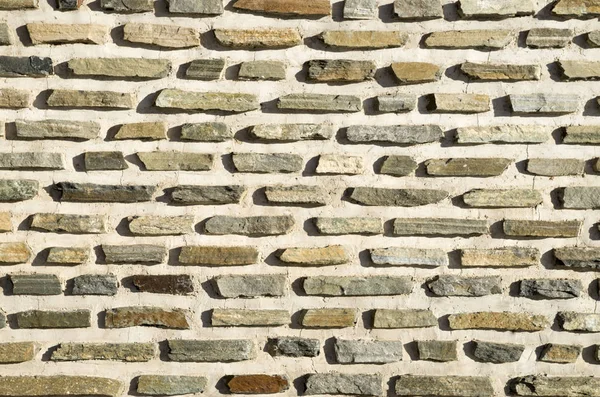 Neuer Zementputz Mit Reihen Bunter Steine — Stockfoto