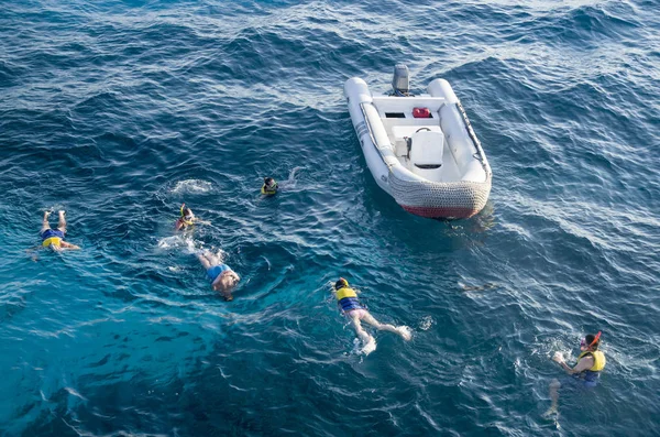 Swimmers Rescue Inflatable Boat Sea Hurgad — Stock Photo, Image