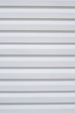 Duvarda yeni beyaz vinil siding