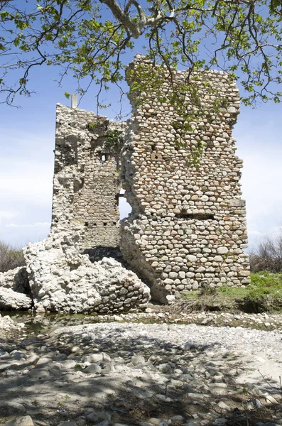 中世纪的福尼亚斯河塔在格雷格茨萨莫特雷斯岛 — 图库照片