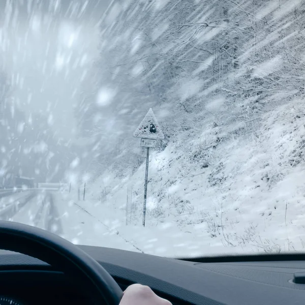 Winter Driving Heavy Snowfall Mountain Road — Stock Photo, Image
