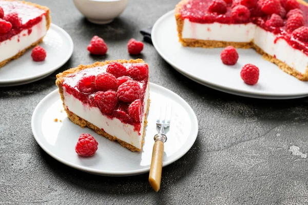 Tart , pie , cake with jellied fresh raspberries ( no bake cheesecake)