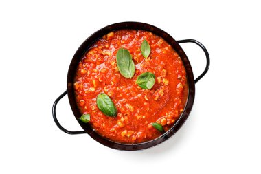 Makarna veya spagetti için tavuk etli geleneksel İtalyan bolonez sosu. beyaz arkaplanda izole edilmiş