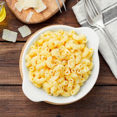 Peynirli makarna, Amerikan usulü peynirli makarna. en üstteki görünüm