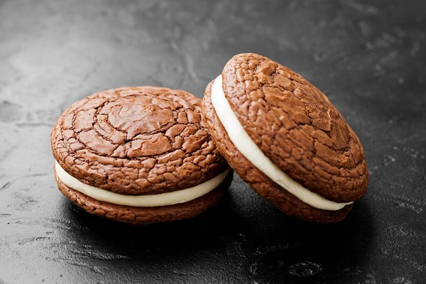Chocolate Brownie Sandwich Cookies Cream Cheese Filling — Stock Photo, Image