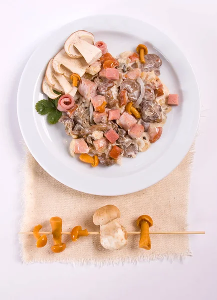 Ensalada Champiñones Con Champiñones Blancos Miel Agárica Tocino Servido Con — Foto de Stock