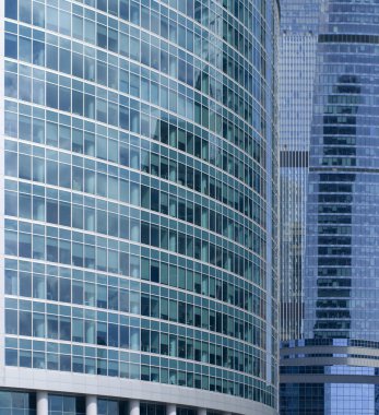 Ofis binası pencereleri E